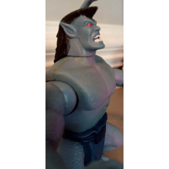 DISNEY GARGOYLES BVTV GOLIATH ACTION FIGURE 1995 - Picture 5 of 7